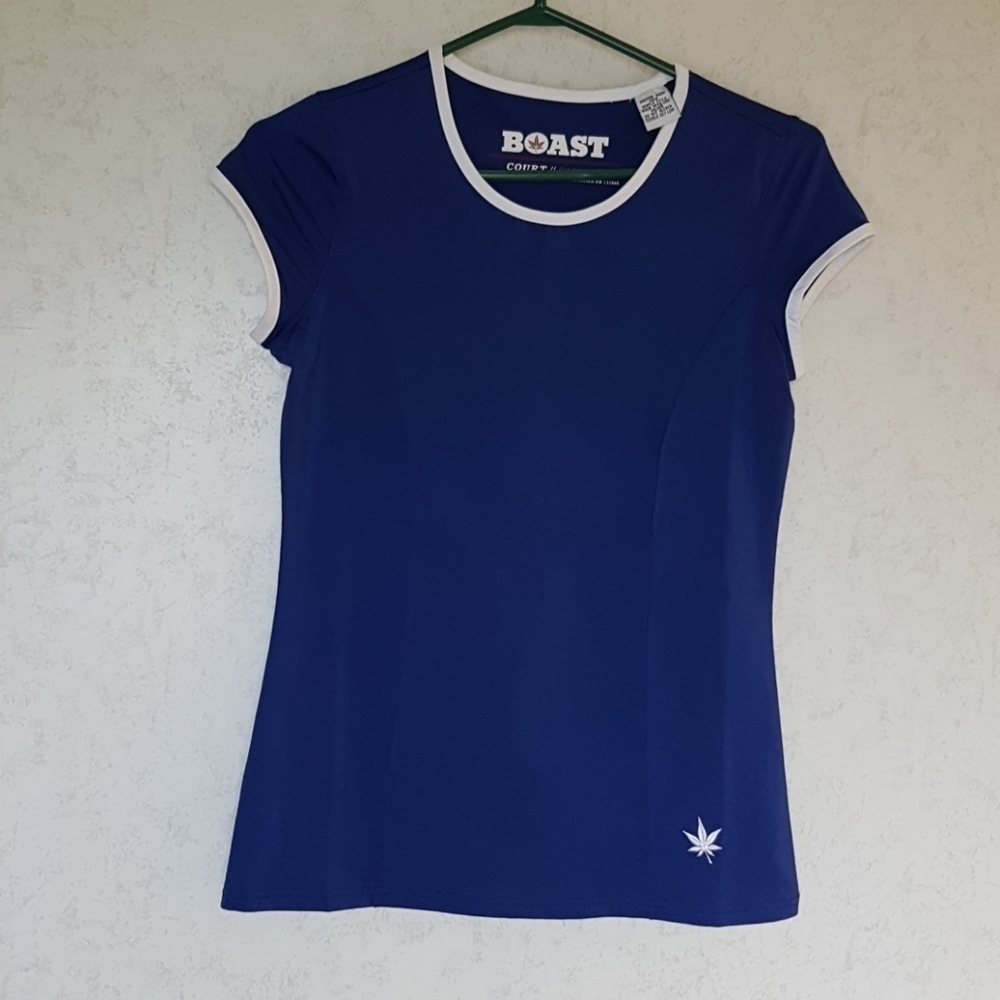 Boast woman's size small blue and white court shirt, EUC